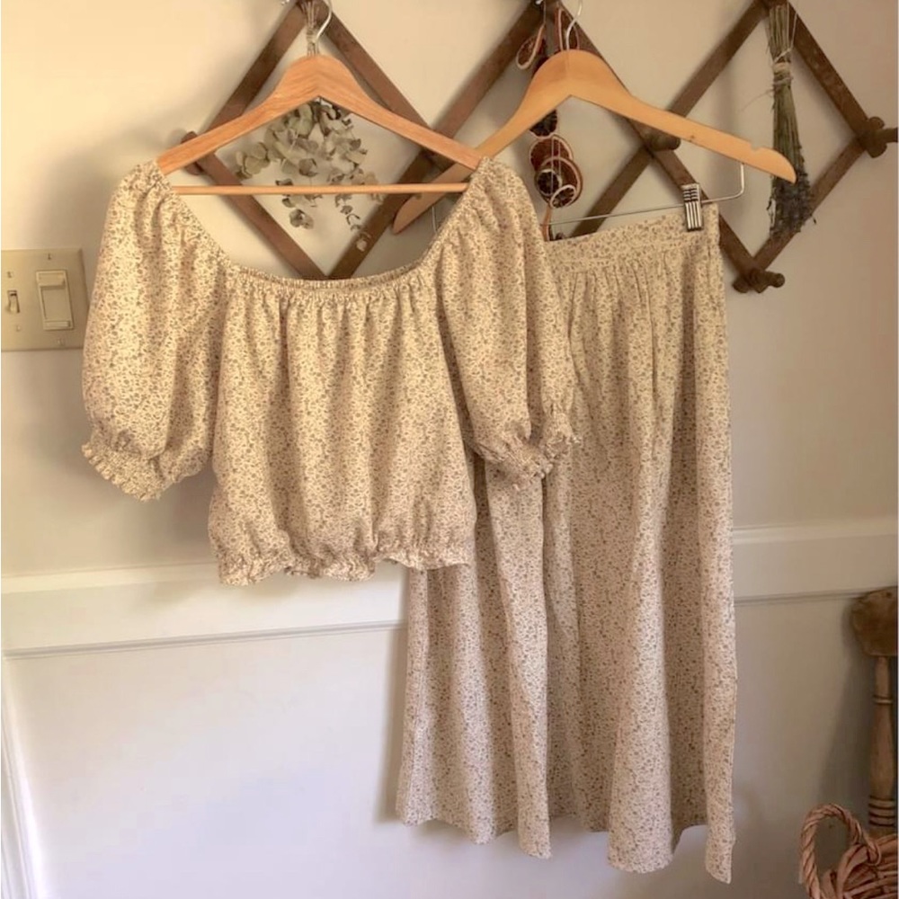 ISO the original poppy set from little cottonwood in a size medium 🙏🏼✨